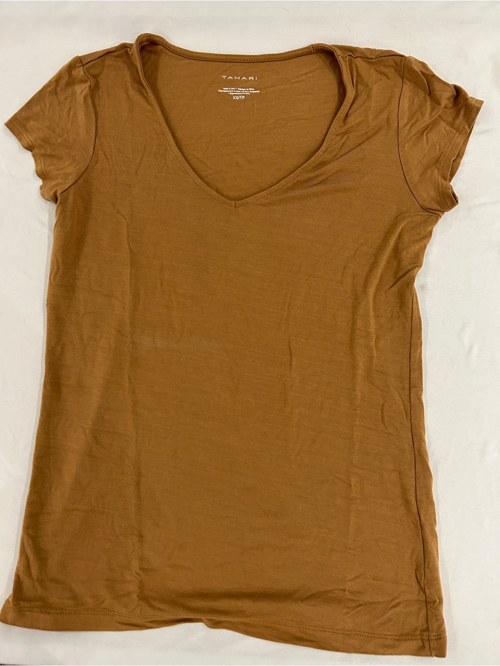 Tahari Tan Fitted Short Sleeve XS V Neck Tee.